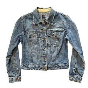 Vintage GAP Womens Blue Denim Jacket Medium Wash Button Up Cotton Trucker Y2K M